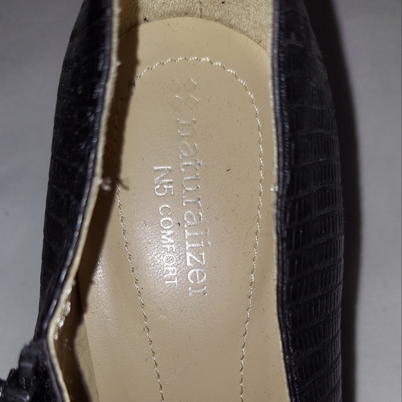 Naturalizer Women's Faux Suede Ankle Boots Black Zipper Size 9 1/2 Medium width - Picture 7 of 9